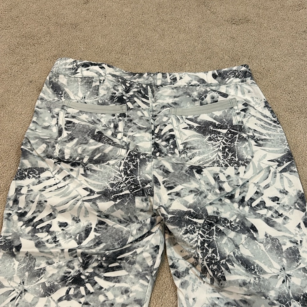 Women’s Chico’s Pants - Picture 4 of 4